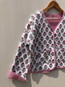 เสื้อแจ็คเก็ตผ้าฝ้ายลายดอกไม้สไตล์โบฮีเมียนทำมือสำหรับฤดูใบไม้ร่วงและฤดูหนาว เสื้อคลุมสตรีทแวร์แบบสองด้าน ของขวัญสำหรับเธอ - Product Image 6