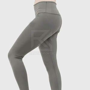 Mallas de entrenamiento sin costuras con logotipo personalizado 2025 para mujer, la mejor venta, mallas de Yoga para mujer con ropa activa - Product Image 5