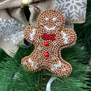 Broche de style nouveau avec un motif d'insecte perlé, broche ornée de strass, broderie perlée avec un design personnalisé - Product Image 4