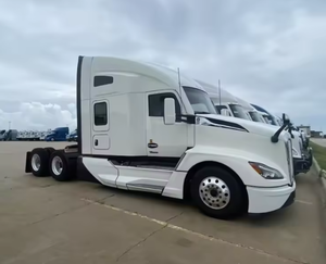 Camión Semirremolque Kenworth T680 Sleeper 2022 Usado, Techo Elevado de 76 Pulgadas, Motor Cummins de 450 HP, Transmisión Automática Endurant de 12 Velocidades, Bajo Kilometraje - Product Image 2