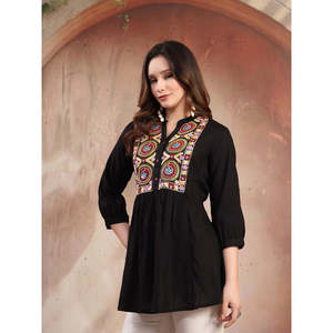 Blusa Negra de Rayón para Mujer, Bordada con Seda, Estilo Bohemio Informal, Tallas Libres XL XXL, Temporada Primavera y Otoño, Estilo Vintage para Vogue - Product Image 4