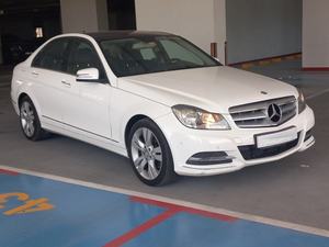 2022 C200 Avantgarde, Volante a la Izquierda, Tracción Delantera, Asientos de Cuero, Motor de Gasolina de Aspiración Natural, Color Oscuro, Sedán con ACC - Product Image 3