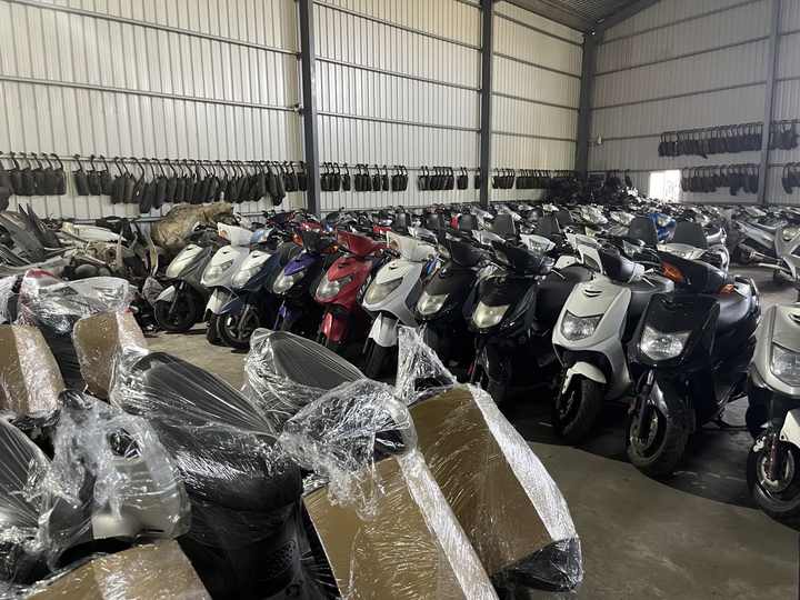 Used Motorcycles and Petrol Scooters Second Hand Motorcycles for Export From Taiwan