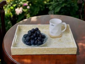 Plateau hexagonal géométrique rustique Plateau de service en bois fabriqué à la main Design élégant Accent décoratif pour la maison Durable - Product Image 4