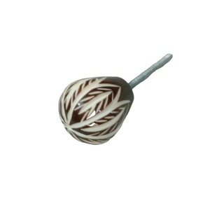 Perillas de puerta de resina epoxi brillante con base de madera y moldura de cuero, perfectas para temas interiores artísticos - Product Image 6