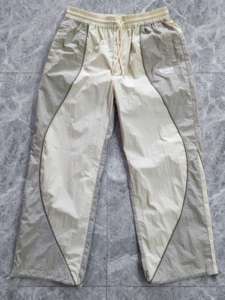 Conjunto Cortavientos Deportivo Unisex de Invierno para Calle, Fabricación OEM |   Conjunto de Dos Piezas Ligero con Bloques de Color Personalizados y Logotipo Estampado para Hombre - Product Image 4