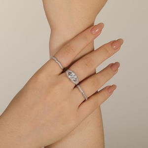 Juego de Anillos de Novia Jeulia Art Deco con Corte Princesa, 3 Piezas con Circonita - Product Image 6