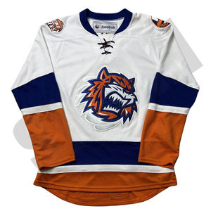 Camiseta de Hockey sobre Hielo Sublimada Premium Fabricada por Sibrin, 100% Poliéster, Unisex, Nombre y Número de Equipo Personalizados, Camisetas para Clubes Deportivos y Ligas - Product Image 1