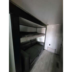 Accesorio para Vehículo Durango Gold 382MBQ 2024 con Interior Moderno - Product Image 2