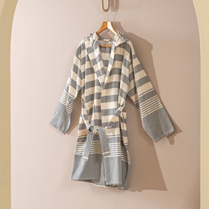 เสื้อคลุมอาบน้ำตุรกีลายทางกว้างรูมิมีฮู้ด 6 สี - Product Image 4