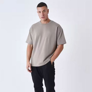 Vente en gros de T-shirt unisexe de luxe vintage 100% coton avec motif à carreaux, écologique et respirant, impression de logo personnalisé pour hommes - Product Image 4
