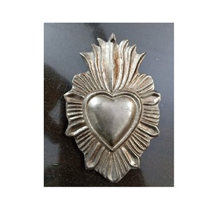 Sagrado Corazón Milagros Flaming Ornament Auténtico Metal Hecho a mano manualmente de la India para la decoración del hogar - Product Image 4