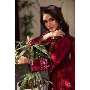 เสื้อปักลายผ้าบาติก 3 ชิ้น ชุดฤดูใบไม้ผลิ/ฤดูร้อน แขนสามส่วน ผ้าชีฟอง ผ้าคลุมไหล่ปักลาย กางเกงปักลาย-BIC-4732 - Product Image 2