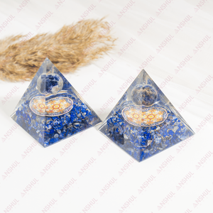 Pirámide de Orgón de Lapislázuli Semipreciosa en Venta, con Globo para Meditación y Decoración - Product Image 2