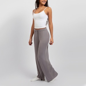 OEM logotipo personalizado de gran tamaño de ajuste suelto de pierna ancha Peso ligero Deportes Yoga Joggers para las mujeres - Product Image 4