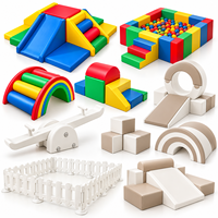 Ensemble de jeux d'extérieur modulaire populaire et coloré en mousse, avec structure d'escalade, toboggan, piscine à balles et tunnel, pour garderies et centres de divertissement