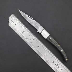 มีดพับเหล็กดามัสกัสทำมือ ด้ามไม้สีเข้ม พร้อมปลอกหนัง - Product Image 2