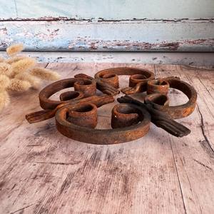 Dessous de plat en métal vintage Théière en fer antique Dessous de plat en métal pour casseroles et poêles chaudes Tapis de bain - Product Image 4