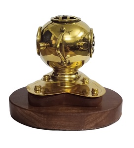 Nouveau et personnalisé artisanat décoratif Antique en laiton poli Sculpture à la main Base en bois intérieurs décor à prix compétitif - Product Image 6