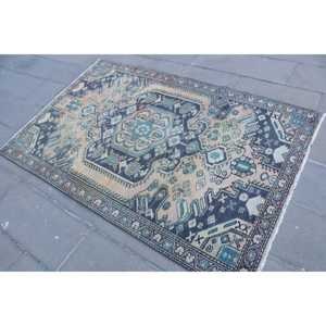 Alfombra Turca de 4.1x6.5 pies, Alfombra Vintage, Alfombra de Lana con Diseño a Cuadros Azules - Product Image 2