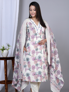 Conjunto de Kurta Recta de Algodón con Estampado Floral Rosa para Mujer, con Cuello en V y Mangas 3/4, Estilo con Pantalón y Dupatta Coordinados - Product Image 4