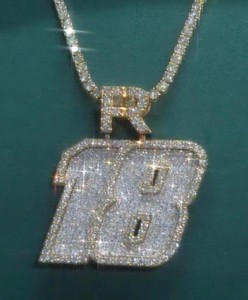 Pendentif de luxe en argent sterling 925 personnalisé avec numéro 18 et diamant Moissanite, avec breloque R, unisexe, pour soirée, style Hip Hop, pendentif statement - Product Image 1