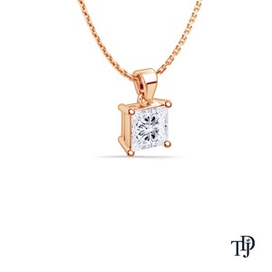 Pendentif en diamant solitaire taille princesse à quatre griffes en or 14 carats, 0,3 carat, clarté VS1, avec bélière en V, fabricant de vente en gros et de détail OEM - Product Image 2