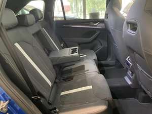 SUV 2024 Q Automático con Tracción en las Cuatro Ruedas, Neumáticos R18, Asientos de Cuero, Cámara Trasera, Gasolina 3L, Volante a la Izquierda, ACC Oscuro/Claro - Product Image 3