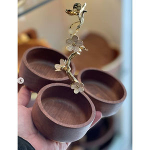 Tazón de diseño de flores Milli de rama de latón único, cuencos de madera hechos a mano para servir con perfecto para dulces de nueces y decoración del hogar - Product Image 1