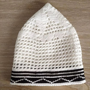 Gorro Kufi Árabe de Algodón 100% Negro y Blanco, con Malla Ajustable, Bordado con Logotipo Personalizado, de Alta Calidad, Precio Bajo al por Mayor - Product Image 5