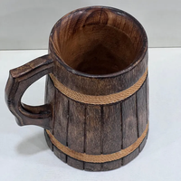 Holz-Bierkrug im Naturholzdesign mit Gelbem Seilakzent, 0,5 Liter, Handgefertigt, Tragbar, Langlebig, Modernes Naturhandwerk