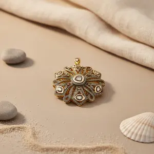 Exquisito Colgante de Diamantes para Mujer, Joyería de Filigrana Chapada en Oro de Lujo, Regalo - Product Image 1