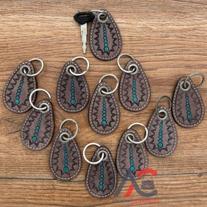 Porte-clés personnalisé en cuir de vachette véritable 2025 personnalisé de haute qualité usiné à la main porte-clés de voiture porte-clés - Product Image 1