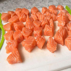 บิตและชิ้นปลาแซลมอนแช่แข็งด้านบน - Product Image 1