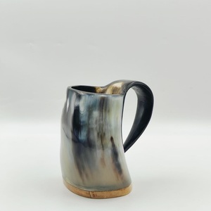 Taza de cuerno vikingo hecha a mano, jarra de cerveza rústica para cerveza, regalo de negocios único para hombres, fanáticos nórdicos, amantes medievales, logotipo de estrella - Product Image 1