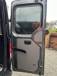 Volkswagen Crafter 2.0 TDI CR35 Trendline Kombi MWB DSG de 5 plazas, usado, año 2023, matrícula 73. - Product Image 4