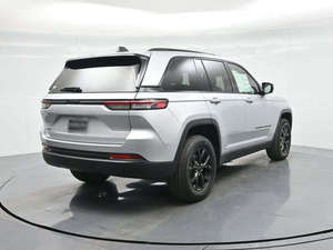 Grand Cherokee Altitude X AWD 2025 USADO, Automático, Cuero Oscuro, Volante a la Izquierda, Llantas de Aleación de Aluminio R17, ACC, en Buenas Condiciones, Listo para Conducir - Product Image 6