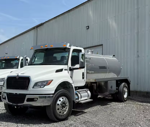 OFFRE GROUPÉE Camion aspirateur MV607 4x2 d'occasion équipé d'un réservoir en aluminium de 8 000 litres, camion de moyenne capacité pour l'exportation mondiale - Product Image 1