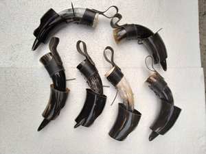 Corne à boire viking sculptée à la main en matériau organique poli, style animal imitation antique, Dark S Tattoo's, décoration d'intérieur européenne - Product Image 2