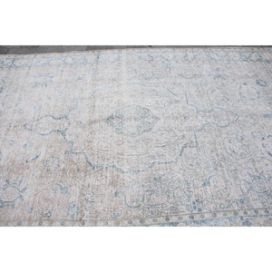 Alfombra de 6.6x10.5 pies, Alfombra Turca Vintage, Alfombra de Lana con Diseño de Camuflaje Azul y Blanco - Product Image 4