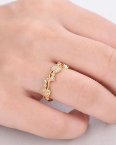 Anillo de diamantes de lujo para mujer de oro amarillo de 14 quilates con corte brillante redondo estilo romántico certificado IGI para aniversario - Product Image 5