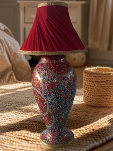 Elegante lámpara de mesa Kashmiri Paper Mache hecha a mano para una decoración única del hogar - Product Image 2
