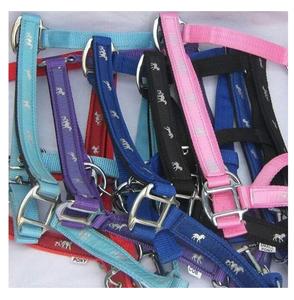 Cabestro de caballo de nailon de colores surtidos duraderos de calidad superior para caballos tamaño y color personalizados disponibles fabricantes al por mayor - Product Image 1