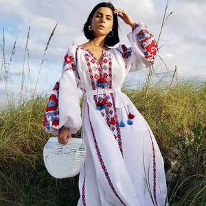 Nouvelle mode robes brodées ukrainiennes blanches broderie pour robe de mariée Costumes traditionnels ukrainiens pour femmes élégantes - Product Image 1