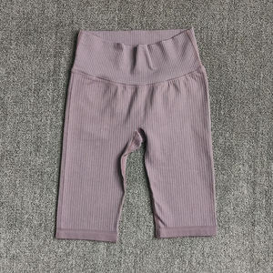 Short de yoga personnalisé sans couture avec logo personnalisé pour entraînement de sport Short d'entraînement de fitness de bonne qualité pour femmes Short d'entraînement de fitness pour yoga pour femmes - Product Image 2