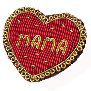 Broche brodée de haute qualité avec des perles, petite plume argentée, options de couture sur tissu et d'épingle de sûreté disponibles - Product Image 5