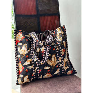 Bolso Tote Acolchado de Alta Calidad Bohoattire, Moderno, Sólido, de Gran Capacidad, Elegante, Resistente al Agua, Ligero y Duradero, 100% Abierto - Product Image 3