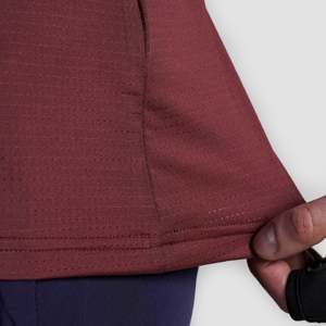 เสื้อยืด GA Optilite สีเบอร์กันดี ทรงเข้ารูป ผลิตจากโพลีเอสเตอร์ 100% น้ำหนัก 280 กรัม ผ้าถักระบายอากาศได้ดี สไตล์สตรีท ลายเรียบ - Product Image 5