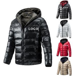 Manteau matelassé noir brillant à capuche surdimensionné imperméable avec logo OEM Veste d'hiver matelassée personnalisée pour hommes - Product Image 2