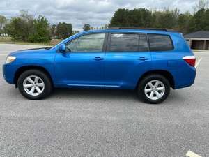 Toyota Highlander Base 4WD 2008 / Disponible à la vente avec faible kilométrage, moteur essence / Véhicule d'occasion en excellent état et sans accident - Product Image 4